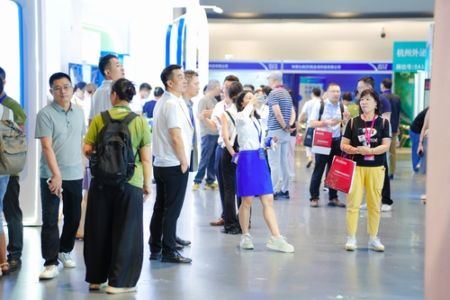 alt=“2025广州生物医药展会现场”